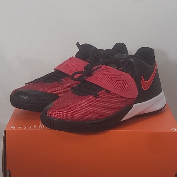 Kyrie fly trap 3 GS red - Picture 3 of 8